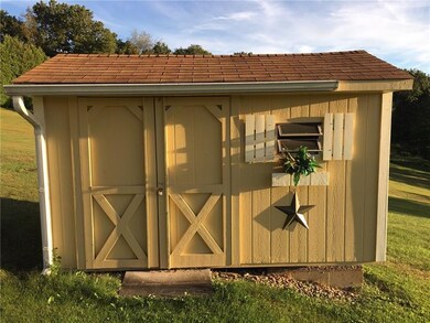 Cute shed on the back of the lot.