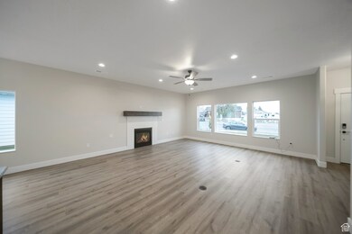 920 S 1700 W unit 1, Layton, UT 84041 - photo 3