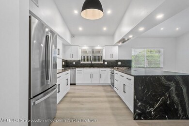 013-326WestminsterRoad-WestPalmBeach-FL-