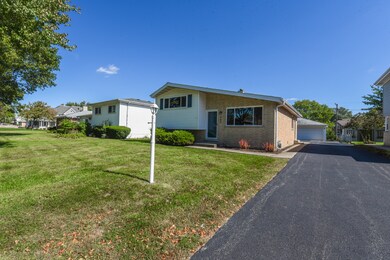 669 N Indiana St, Elmhurst, IL 60126 - photo 4
