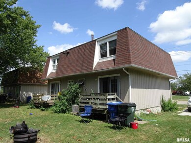 5618 N Division St, Davenport, IA 52806 - photo 2