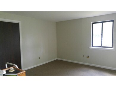 80 Robert Ct unit B, Manchester, NH 03103 - photo 6