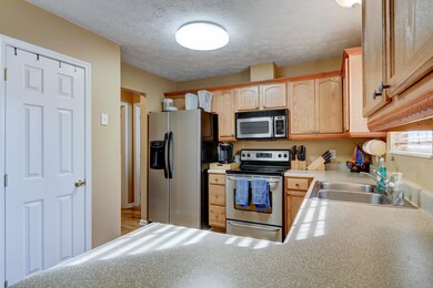 Kitchen w/Beautiful Cabinetry
