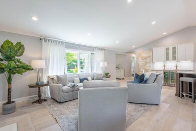 3367 Colchester Rd-10 GREAT ROOM SEAT
