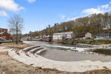 400 Central St unit 6, Franklin, NH 03235 - photo 6