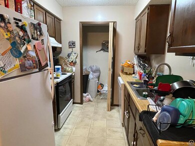 3408 SW Burnett Rd, Topeka, KS 66614 - photo 5