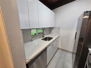 227 SE 1st St unit 7, Dania Beach, FL 33004 - photo 4