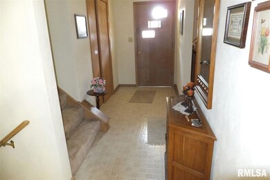 2617 N Fillmore St, Davenport, IA 52804 - photo 5