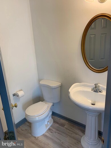 1547 Beverly Ct, Frederick, MD 21701 - photo 4