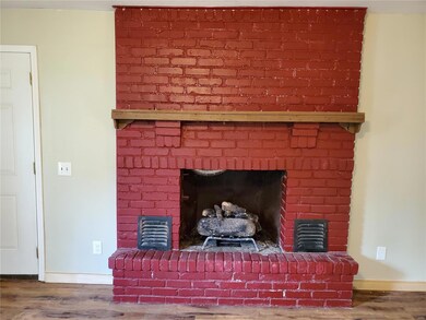 302 N Locust St, Dixon, MO 65459 - photo 6