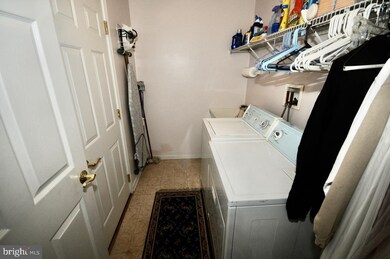 34 Grandview Dr, Warminster, PA 18974 - photo 6