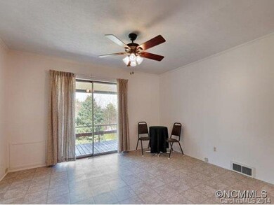 Dining Room walks out to deck