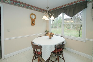 6435 Evergreen St-111