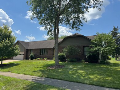 1220 Countryside Ln, Columbus, IN 47201 - photo 2