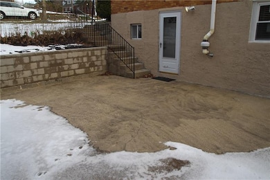 Side patio
