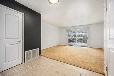 709 Garland Cir unit A, Kalamazoo, MI 49008 - photo 4