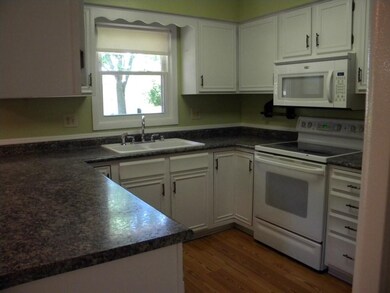 840 S Perry Pkwy, Oregon, WI 53575 - photo 7