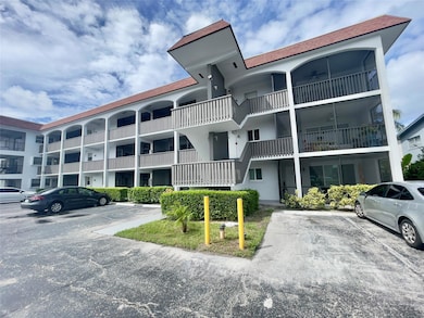 651 Pine Dr unit 310, Pompano Beach, FL 33060 - photo 2