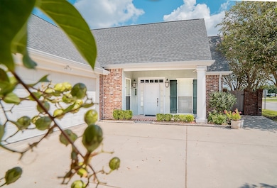 408 Sugar Mill Courtyard, Houma, LA 70360 - photo 2