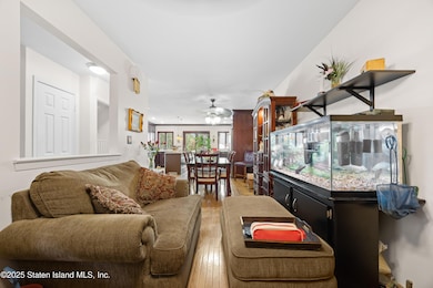 8 Carpenter Ave, Staten Island, NY 10314 - photo 5