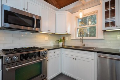 32 Ridgewood Dr, Kittery, ME 03904 - photo 4
