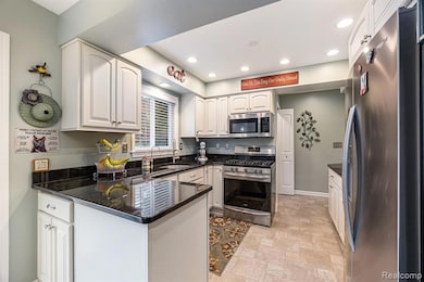 2705 Semloh St, Lake Orion, MI 48360 - photo 5