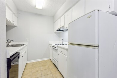 1645 W Main St unit 17, Houston, TX 77006 - photo 4
