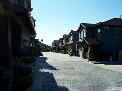 view of adjoining homes