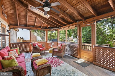 13389 Glen Taylor Ln, Herndon, VA 20171 - photo 4