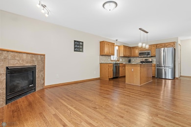 1195 Prairie Ln, Shakopee-7.jpg