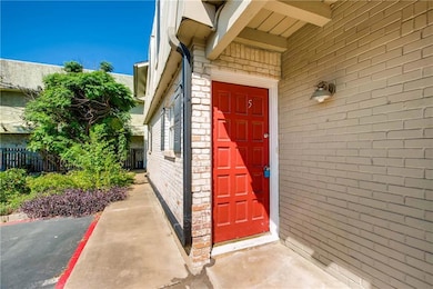 7914 Mullen Dr unit 105, Austin, TX 78757 - photo 4