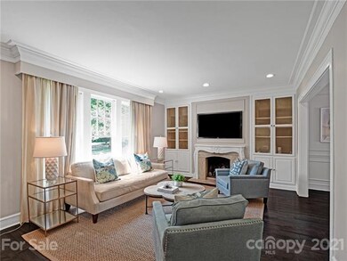 Family room with beautiful views of Historic Dilwo