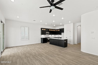 1808 Schyler Love Ln, El Paso, TX 79928 - photo 5