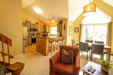 11 Woodsview Ln unit 1, Lincoln, NH 03251 - photo 4