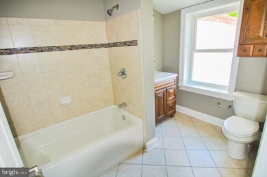 834 W Lombard St, Baltimore, MD 21201 - photo 6