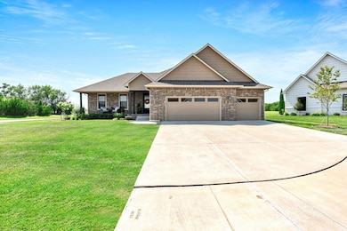 1611 N Shadow Rock Dr, Andover, KS 67002 - photo 2