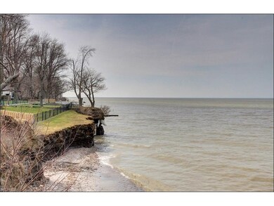 5465 E Lake Rd, Sheffield Lake, OH 44054 - photo 5