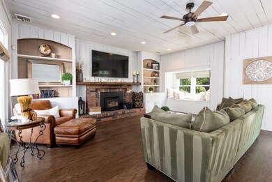 145 Pond St, Franklin, MA 02038 - photo 3