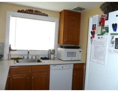 11 Helen St unit 11, Waltham, MA 02452 - photo 4