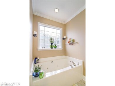 Master Bath/Spa.