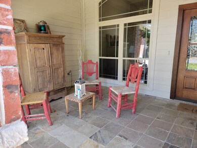 507 S Walnut St, Tomball, TX 77375 - photo 3