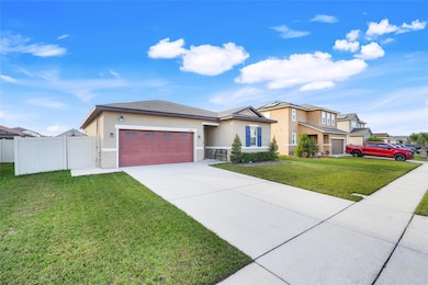 2330 Wadeview Loop, Saint Cloud, FL 34769 - photo 2