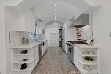 19419 Oxnard St, Tarzana, CA 91356 - photo 6