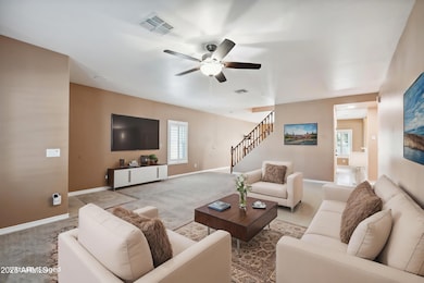 06-Living-Room - Living Room - Standard