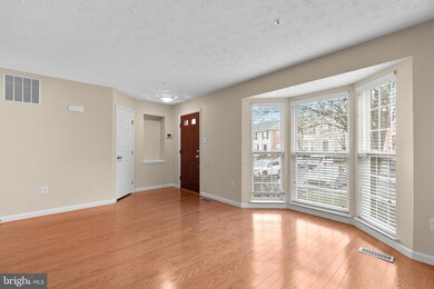 9548 Oakhurst Dr, Columbia, MD 21046 - photo 3