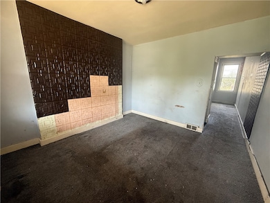 1140 Taggart St, Mc Kees Rocks, PA 15136 - photo 3