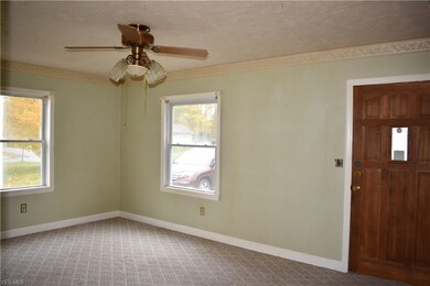 246 West St, Conneaut, OH 44030 - photo 2