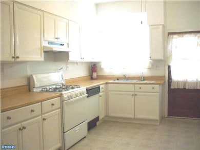 526 E Main St unit 63, Norristown, PA 19401 - photo 2