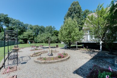 42 Mechanic St, Palmer, MA 01069 - photo 2