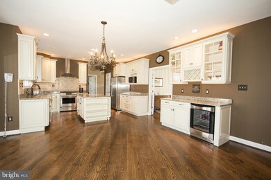 608 Oak Farm Ct, Lutherville Timonium, MD 21093 - photo 2